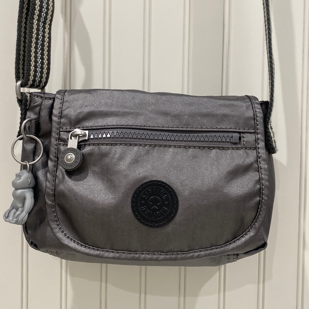 NWOT Kipling Sabian Metallic Charcoal Crossbody